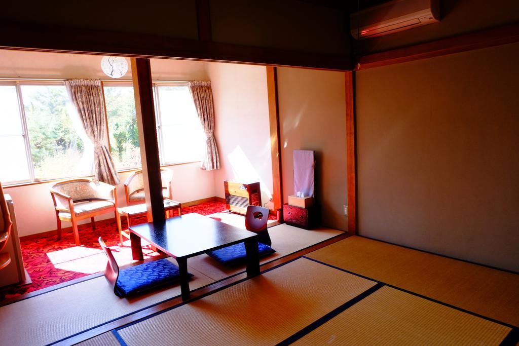 Ryokan Fujitomita Oshino Δωμάτιο φωτογραφία