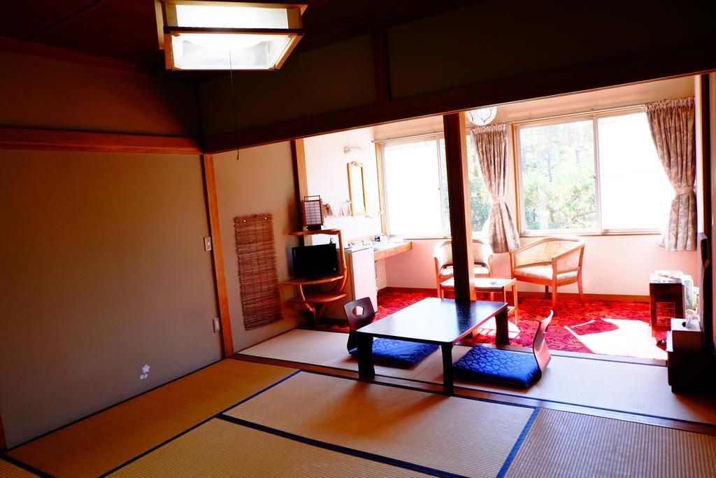 Ryokan Fujitomita Oshino Δωμάτιο φωτογραφία